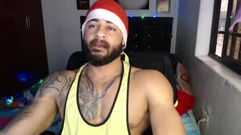 Snapshot of sexybody3224 chatting on December 24, 10:28 pm said online show from December 24, 10:28 pm