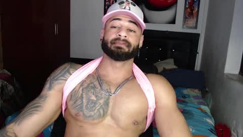 Snapshot of sexybody3224 chatting on December 26, 12:46 am said online show from December 26, 12:46 am