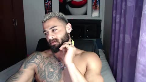 Snapshot of sexybody3224 chatting on December 29, 2:49 am said online show from December 29, 2:49 am