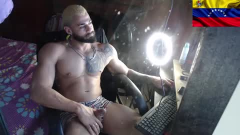 Snapshot of sexybody3224 chatting on January 19, 11:10 pm said online show from January 19, 11:10 pm