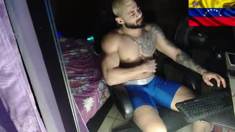 Snapshot of sexybody3224 chatting on January 24, 3:11 am said online show from January 24, 3:11 am