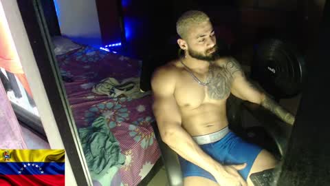 Snapshot of sexybody3224 chatting on January 26, 10:24 pm said online show from January 26, 10:24 pm