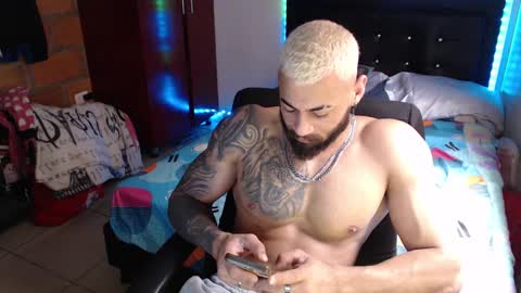 Snapshot of sexybody3224 chatting on February 3, 6:17 pm said online show from February 3, 6:17 pm