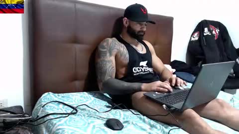 Snapshot of sexybody3224 chatting on February 2, 1:32 pm said online show from February 2, 1:32 pm