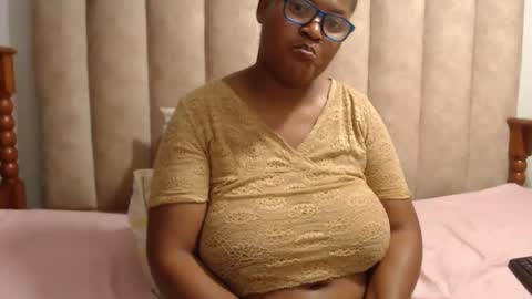 sexybustyxx online show from April 8, 6:30 pm