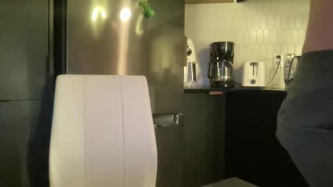 Snapshot of sexycanadian39 chatting on February 28, 4:24 am sexycanadian39 online show from February 28, 4:24 am