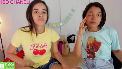 Snapshot of sexychanell_18 chatting on December 29, 7:00 pm chanell and yina online show from December 29, 7:00 pm