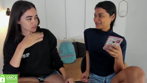 Snapshot of sexychanell_18 chatting on January 25, 12:47 pm chanell and yina online show from January 25, 12:47 pm