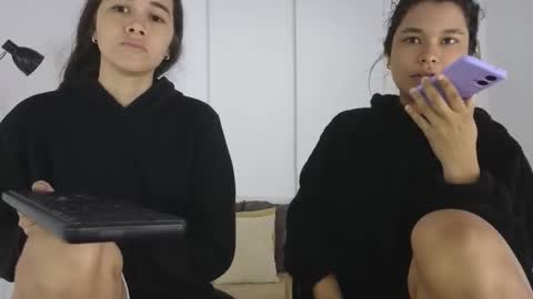 chanell and yina online show from January 16, 1:37 pm