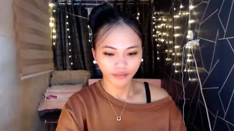 Miss Cheng online show from November 17, 7:14 am