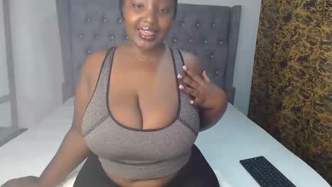 sexychocco online show from January 3, 8:32 am