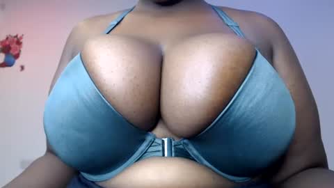 Snapshot of sexychocco_ chatting on June 14, 11:56 am sexychocco online show from June 14, 11:56 am