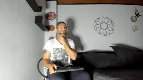 Antonioylola online show from June 6, 10:53 am