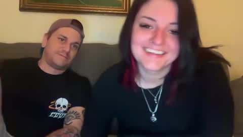 sexycouple41110 online show from March 31, 2:46 am