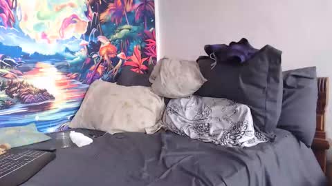 Snapshot of sexydarkhunter2 chatting on September 19, 7:47 pm Mike online show from September 19, 7:47 pm