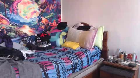 Snapshot of sexydarkhunter2 chatting on December 16, 6:24 pm Mike online show from December 16, 6:24 pm