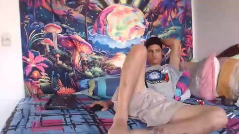 Snapshot of sexydarkhunter2 chatting on December 18, 9:54 pm Mike online show from December 18, 9:54 pm