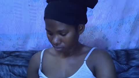 Snapshot of sexydoll002 chatting on September 17, 6:15 am sexydoll002 online show from September 17, 6:15 am