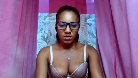 sexydoll32 online show from July 24, 11:25 pm