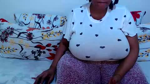 sexyebonylove89 online show from October 1, 9:21 pm