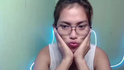 sexyemie29 online show from December 19, 10:44 am