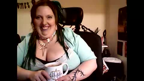 Wouldntyouliketoknow online show from November 24, 4:40 pm