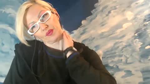 Snapshot of sexyeni chatting on December 28, 6:40 pm ENI pvt moan your name WHEN I M NOT online you tell me in SNAPCHAT deal yes add me... FREE TWITTER magiconline101...... online show from December 28, 6:40 pm