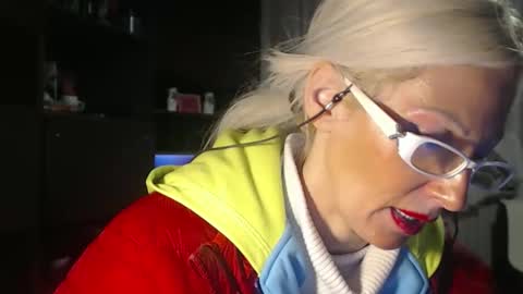 Snapshot of sexyeni chatting on October 1, 11:33 pm ENI pvt moan your name WHEN I M NOT online you tell me in SNAPCHAT deal yes add me... FREE TWITTER magiconline101...... online show from October 1, 11:33 pm