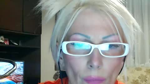 Snapshot of sexyeni chatting on June 20, 10:45 pm ENI pvt moan your name WHEN I M NOT online you tell me in SNAPCHAT deal yes add me... FREE TWITTER magiconline101...... online show from June 20, 10:45 pm