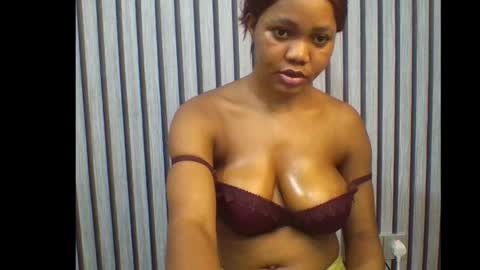 Snapshot of sexyeye368293 chatting on October 8, 12:41 am sexyeye368293 online show from October 8, 12:41 am