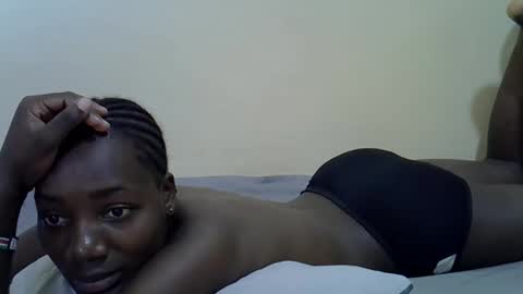 sexyghurl12 online show from February 9, 1:15 pm