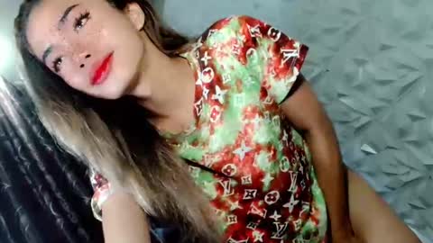 sexyhotbabe18 online show from December 2, 8:44 pm