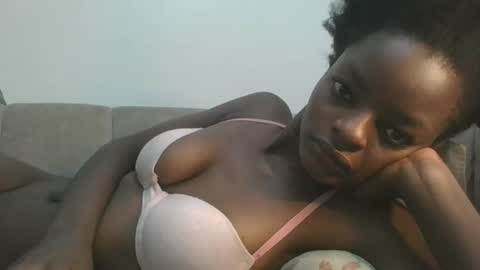 Snapshot of sexyhotgal23 chatting on January 1, 8:47 pm REBECCAH online show from January 1, 8:47 pm