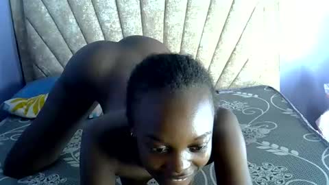 Snapshot of sexyicey99 chatting on April 8, 2:00 am SexyIcey online show from April 8, 2:00 am