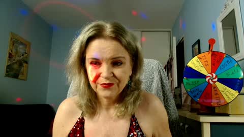 Snapshot of sexyjennyeu chatting on January 1, 8:37 pm Jenny online show from January 1, 8:37 pm