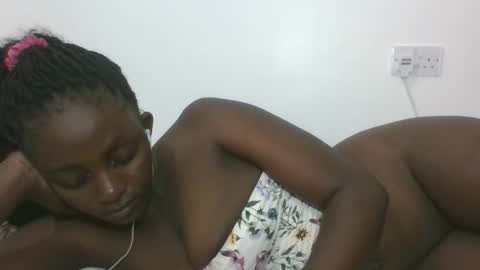 JOAN online show from March 3, 9:15 pm