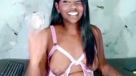 Snapshot of sexykitten147 chatting on June 22, 3:25 am SexyKitten147 online show from June 22, 3:25 am