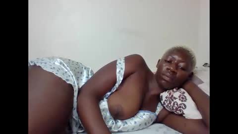 Snapshot of sexykitty48 chatting on October 19, 6:41 pm FENNY online show from October 19, 6:41 pm