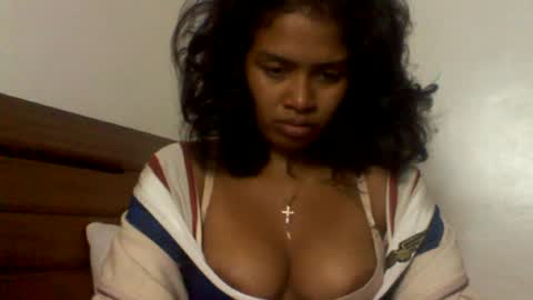 Snapshot of sexylarra12 chatting on June 4, 2:34 pm sexylarra12 online show from June 4, 2:34 pm