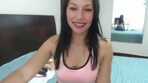 Snapshot of sexylatina_31 chatting on April 9, 8:36 pm Michell online show from April 9, 8:36 pm