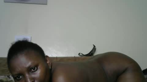 Snapshot of sexylavine_ chatting on December 14, 9:36 am sexylavine_ online show from December 14, 9:36 am