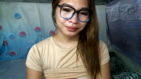 Snapshot of sexylaylia chatting on June 21, 7:33 am Laylia3 online show from June 21, 7:33 am