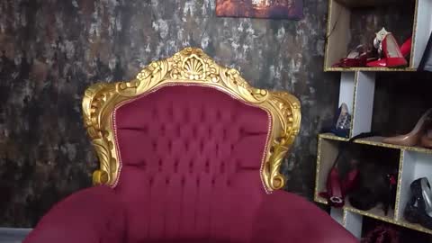 Snapshot of sexylilian chatting on May 8, 10:42 am Mistress Lilian Lestrange online show from May 8, 10:42 am