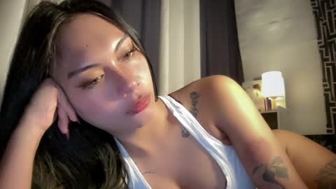 maxine online show from March 25, 8:26 pm