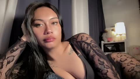 maxine online show from April 3, 9:57 pm