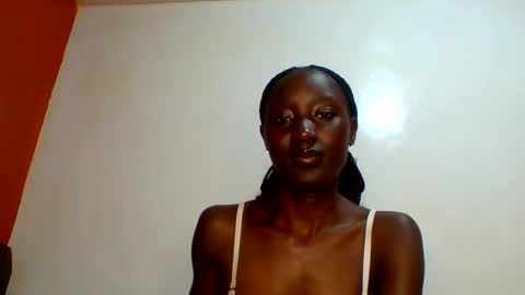 Snapshot of sexylucia5 chatting on May 29, 11:03 pm sexylucia5 online show from May 29, 11:03 pm