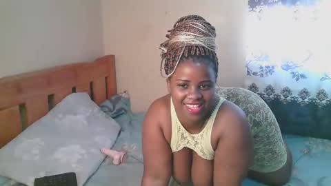 sexylucy33 online show from February 20, 8:27 am