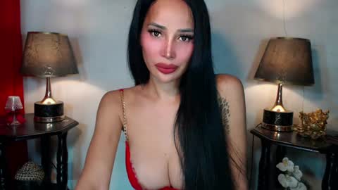 Snapshot of sexylusty2258 chatting on July 8, 2:27 am Queen Sofia online show from July 8, 2:27 am