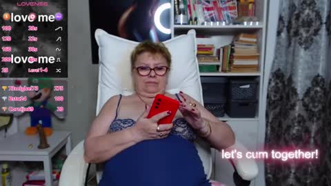 Snapshot of sexylynette4u chatting on January 6, 4:02 pm sexylynette4u online show from January 6, 4:02 pm