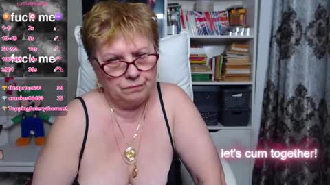 Snapshot of sexylynette4u chatting on February 7, 4:56 pm sexylynette4u online show from February 7, 4:56 pm
